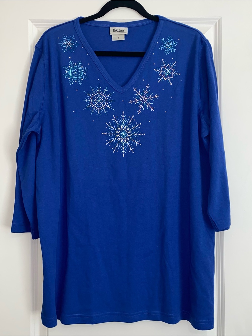 Delicate Blue Snowflake Embellished V-Neck Top by Distinct